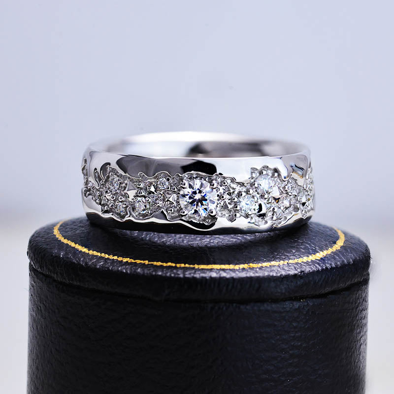 925S & VVS Moissanite Grand Canyon Band Ring