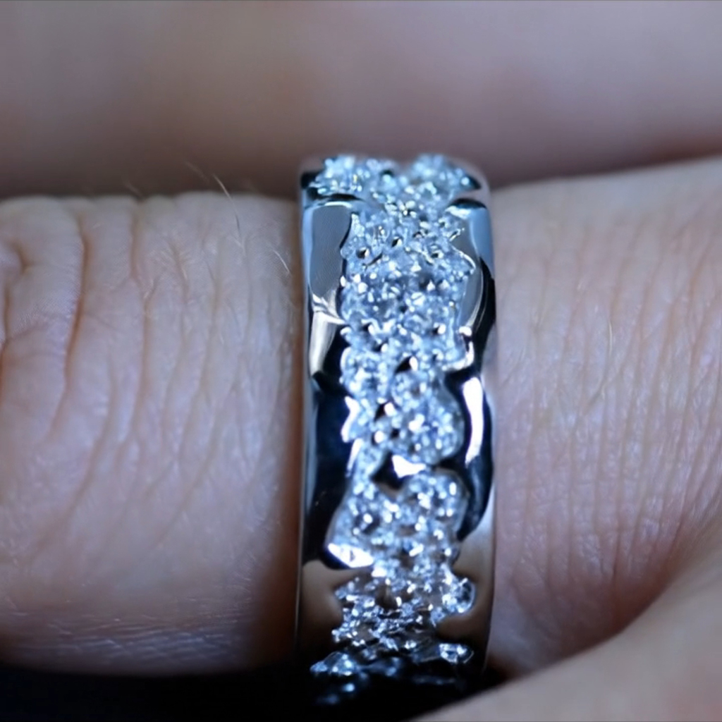 925S & VVS Moissanite Grand Canyon Band Ring 925S & VVS Moissanite Grand Canyon Band Ring