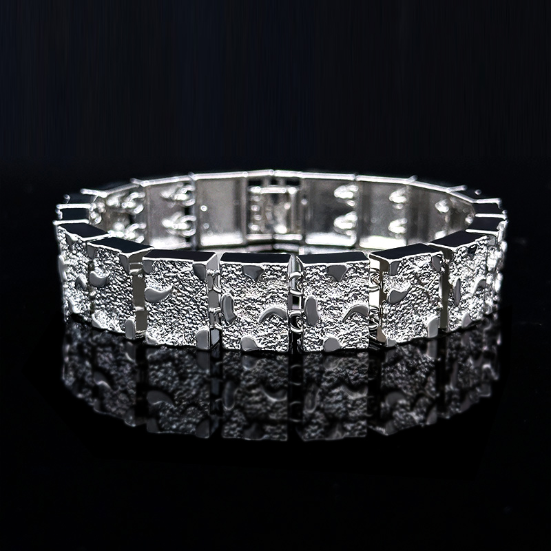 13mm Nugget Bracelet in White Gold 13mm Nugget Bracelet in White Gold