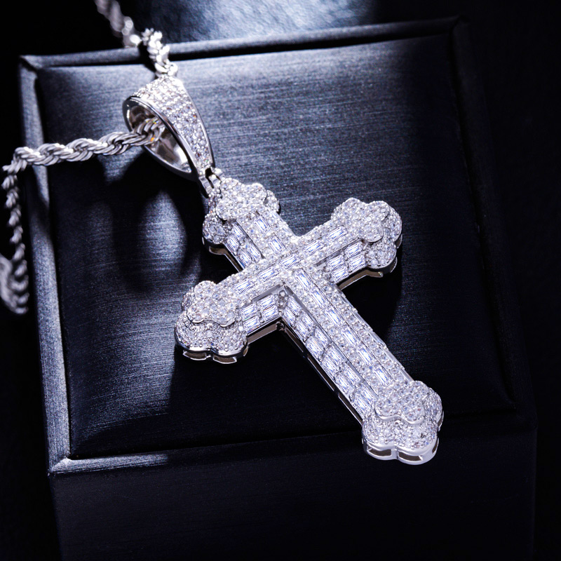 925S & VVS Moissanite Baguette Cross Pendant