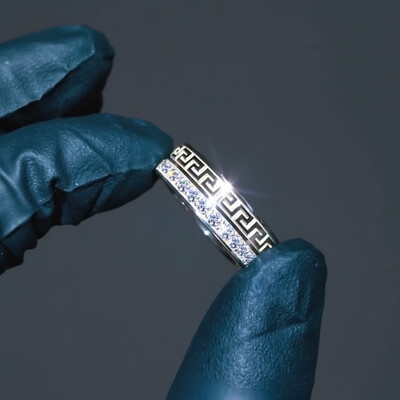Moissanite Meander Band Ring in S925 Silver