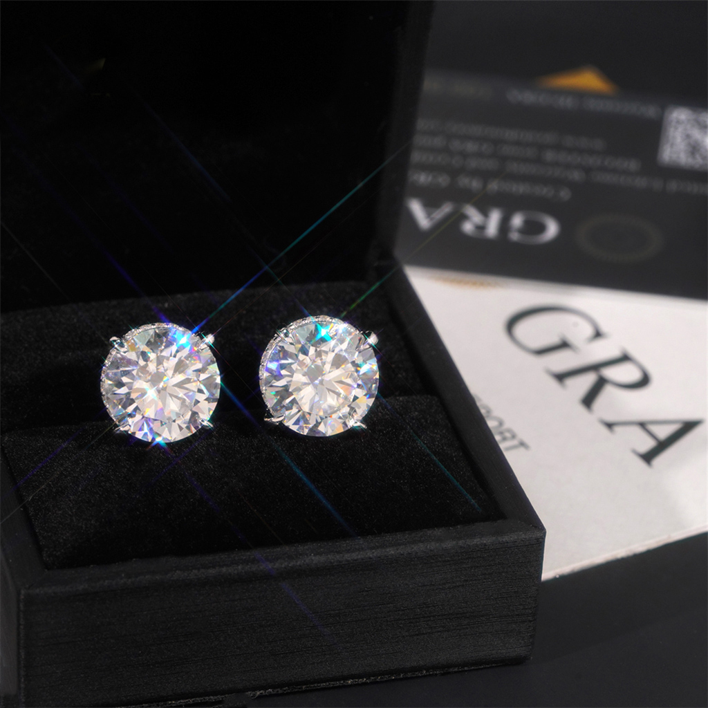 925S & VVS Moissanite Round&Baguette Cut Full Paved Earrings 925S & VVS Moissanite Round&Baguette Cut Full Paved Earrings