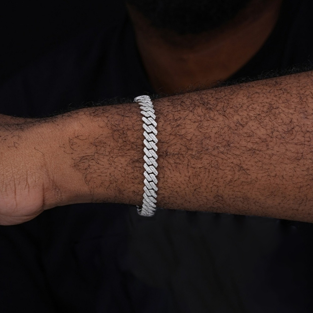 8mm 925S & VVS Moissanite Cuban Link Bracelet 8mm 925S & VVS Moissanite Cuban Link Bracelet