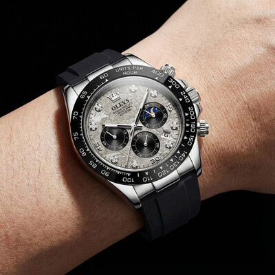 Waterproof Men's Quartz Watch With Silicone Strap