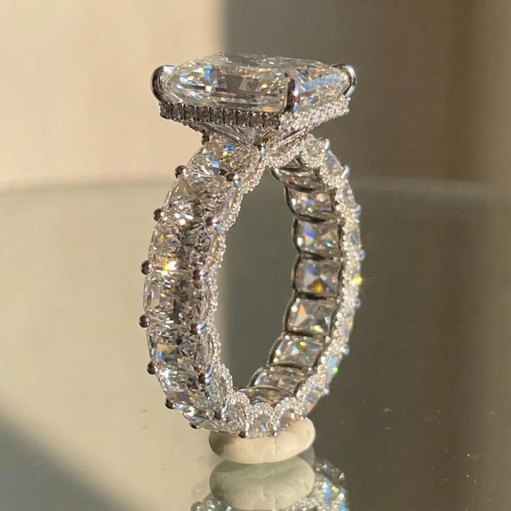 925S & VVS Moissanite 14.22 CT Luxury Radiant Cut Pave Halo Engagement Ring