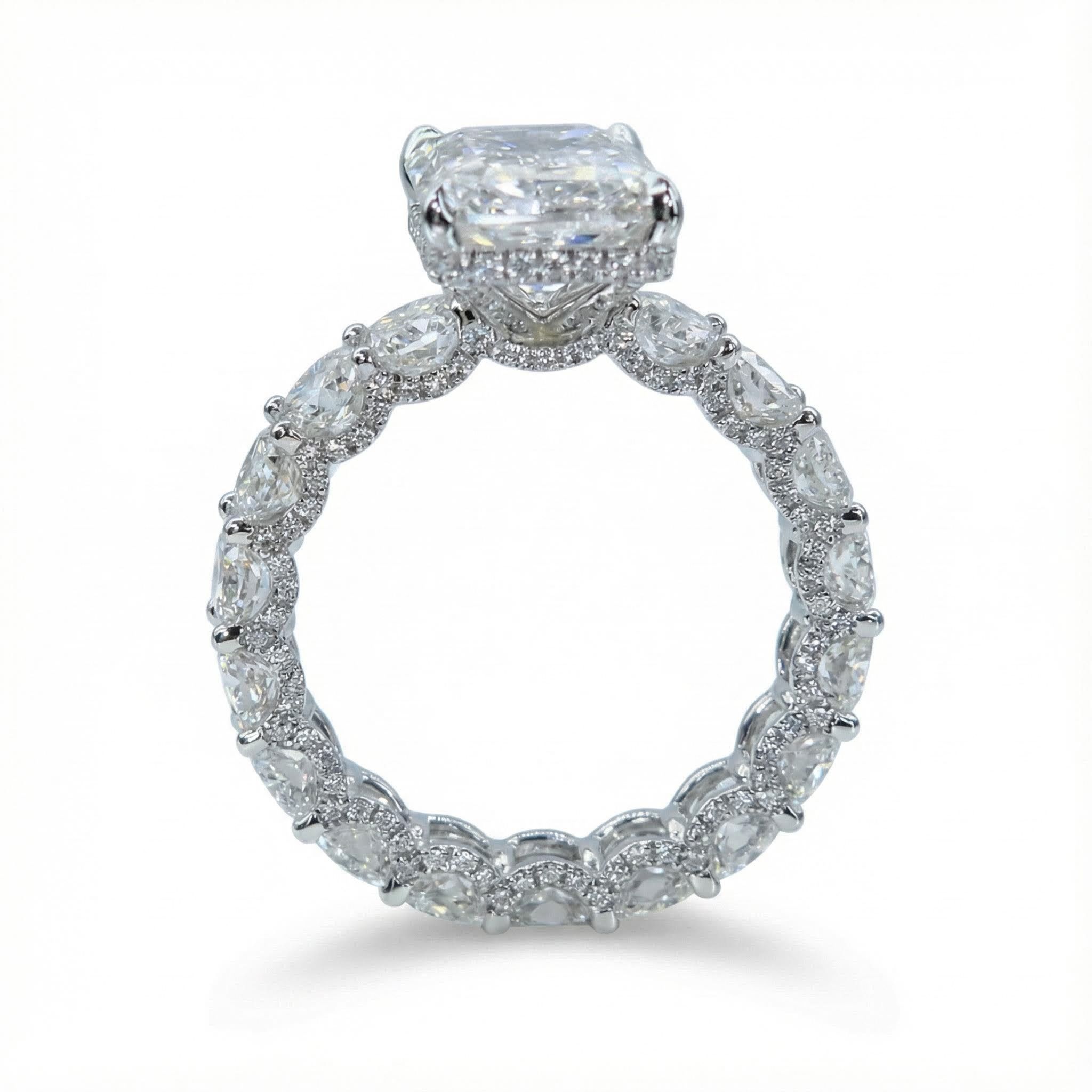 925S & VVS Moissanite 14.22 CT Luxury Radiant Cut Pave Halo Engagement Ring