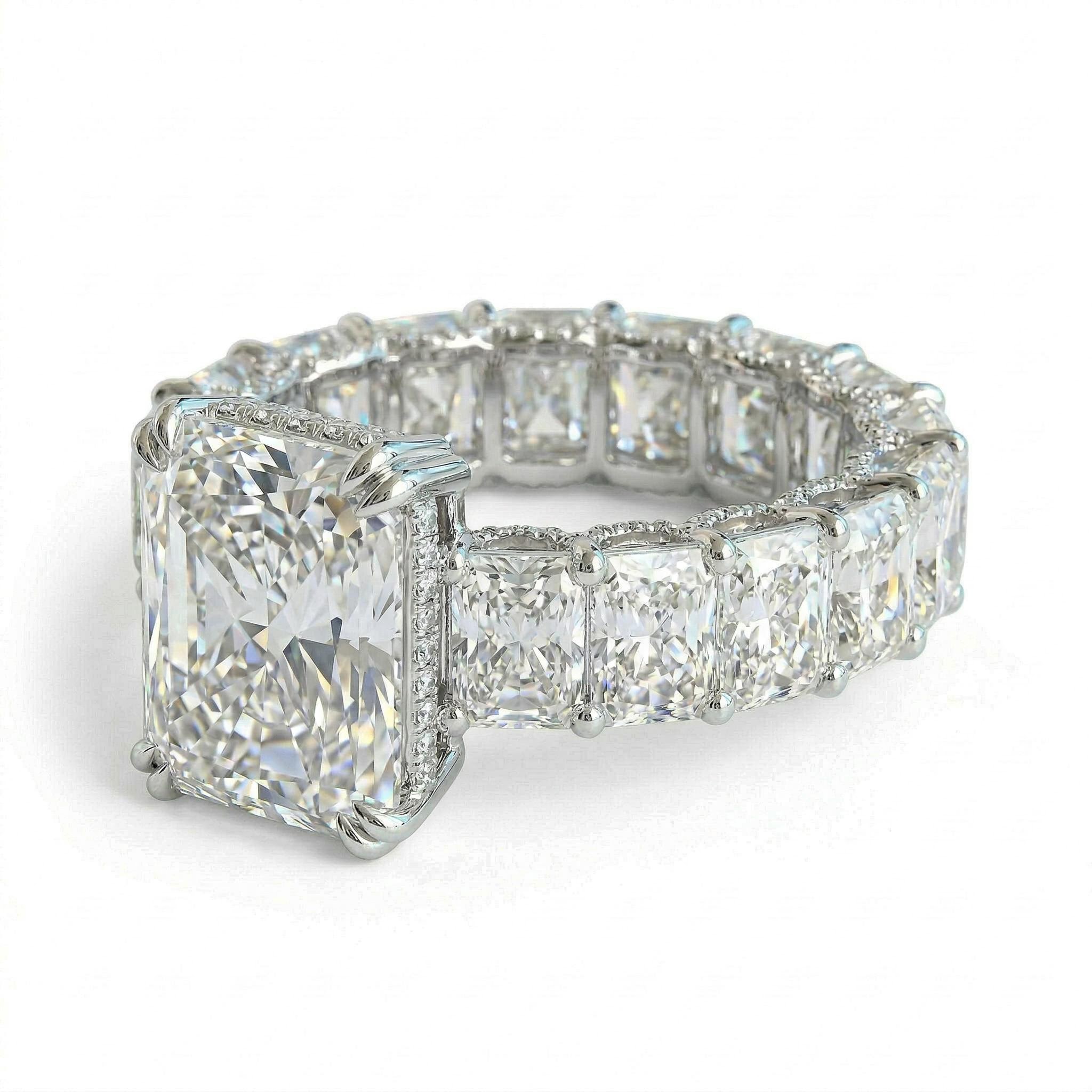 925S & VVS Moissanite 14.22 CT Luxury Radiant Cut Pave Halo Engagement Ring