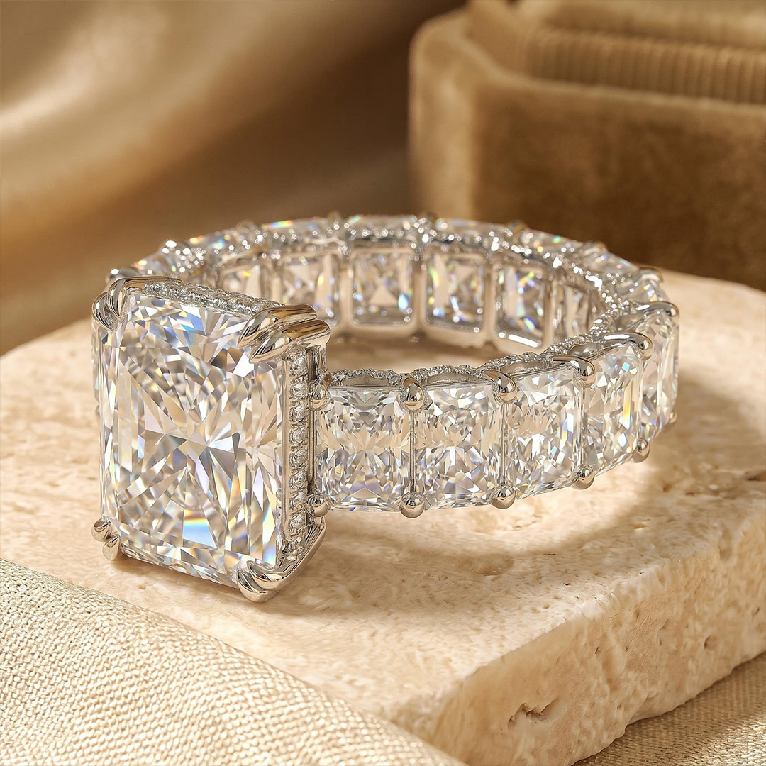 925 Silver & VVS1 Moissanite 14.22 CT Luxury Radiant Cut Pave Halo Engagement Ring 925 Silver & VVS1 Moissanite 14.22 CT Luxury Radiant Cut Pave Halo Engagement Ring