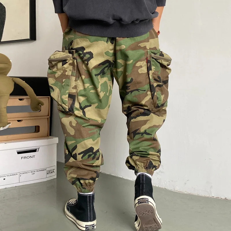 3D Patch Pocket Pleated Cargo Pants