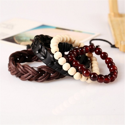 Bracelet of Wooden Beads and Leather Braided with Sisal Rope