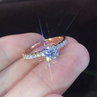 Ring with Brilliant Diamond Inlays
