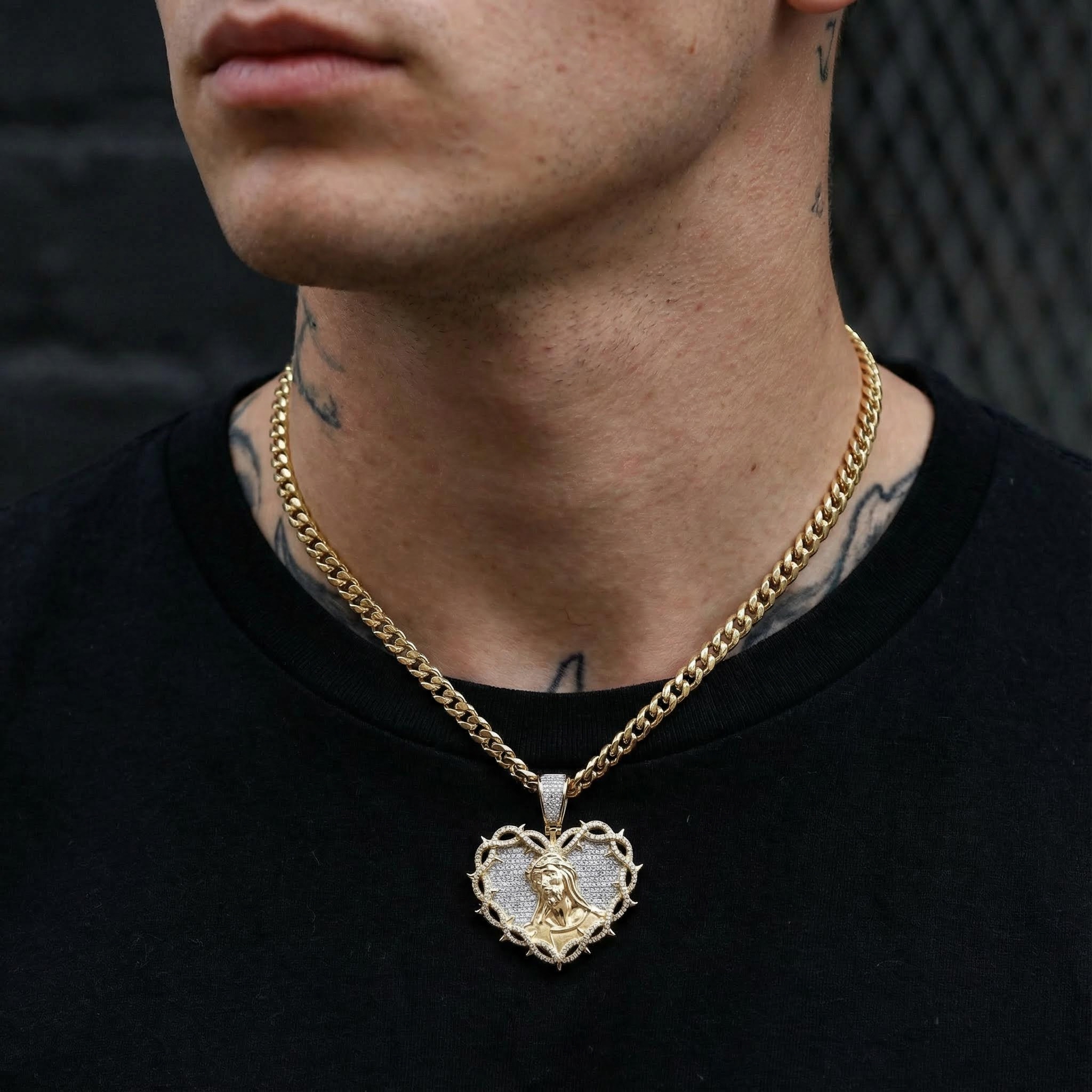 Jesus Head with Thorns Heart Pendant in Gold