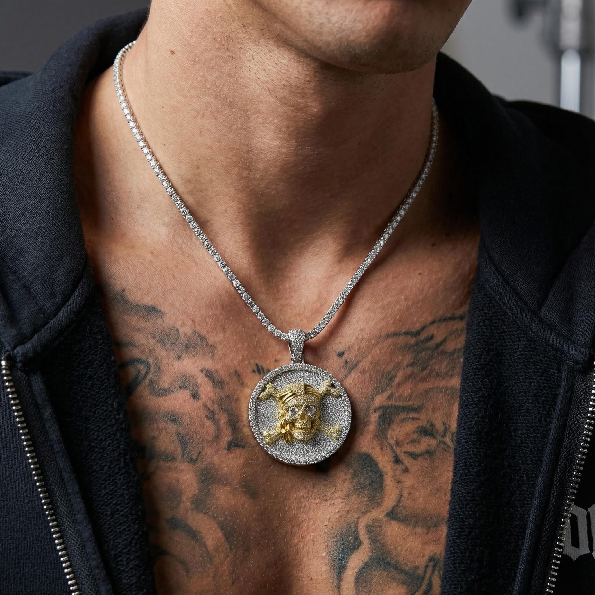 Paved Skull Pirate Round Pendant