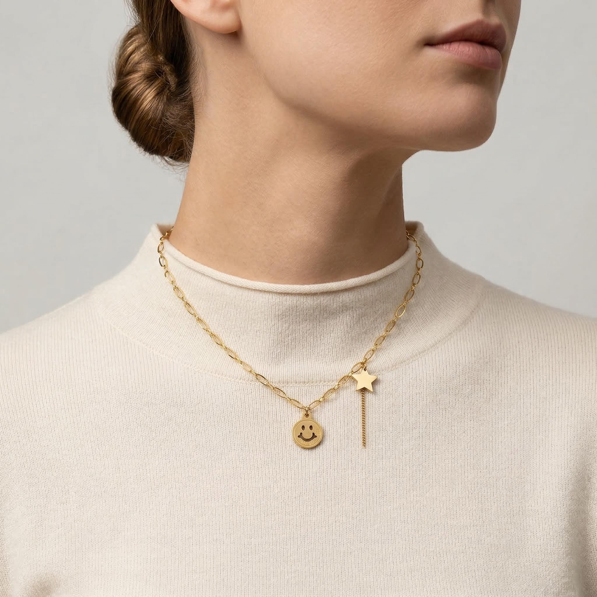 Women's Smile Face and Star Necklace Women's Smile Face and Star Necklace