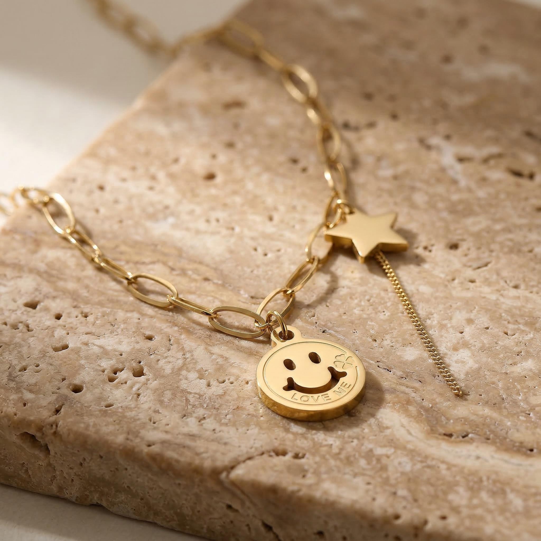 Women's Smile Face and Star Necklace Women's Smile Face and Star Necklace