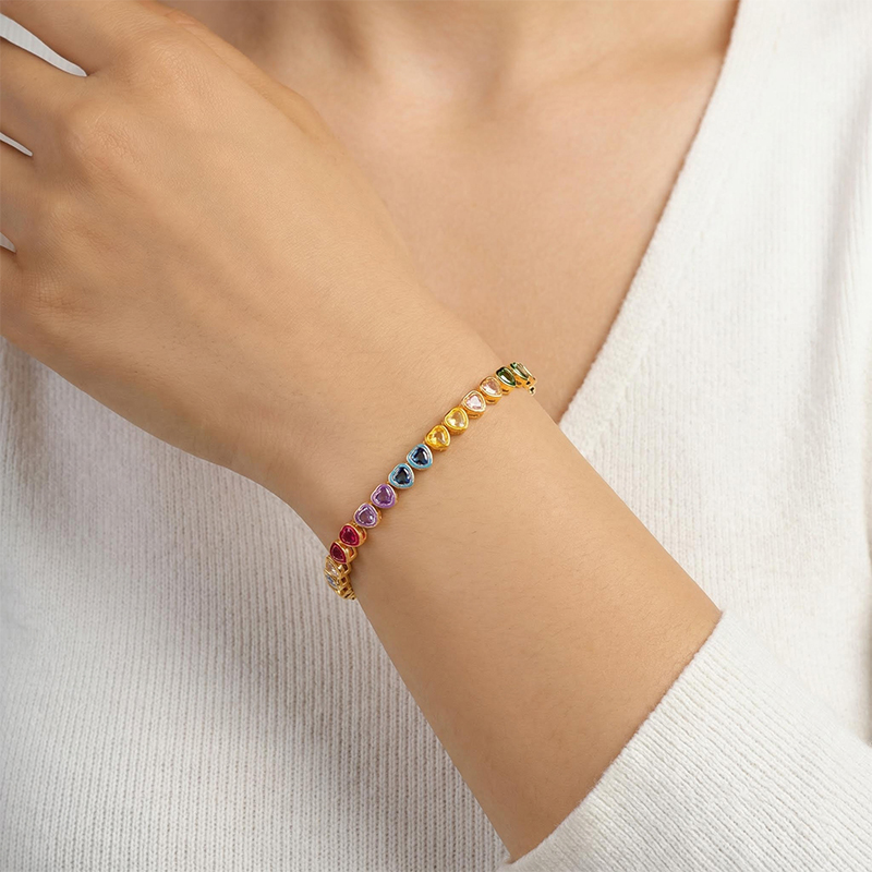 4mm Rainbow Heart-shaped Tennis Bracelet in Gold