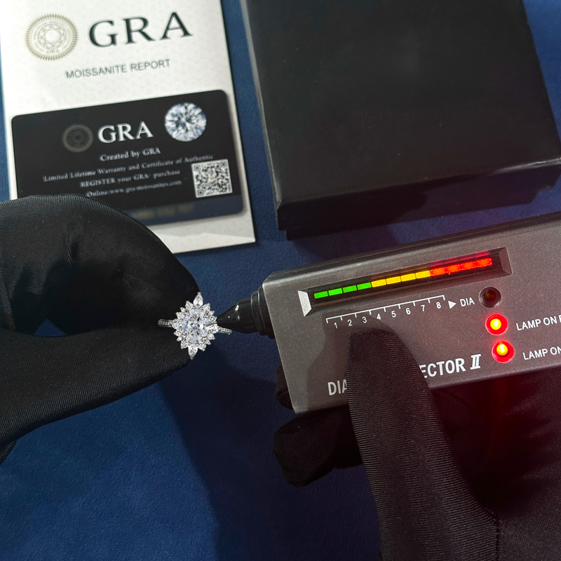 2.5CT Oval & Round Cut VVS Moissanite S925 Silver Engagement Ring 2.5CT Oval & Round Cut VVS Moissanite S925 Silver Engagement Ring