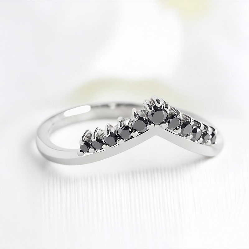 0.2CT V-shaped Round Cut VVS Moissanite S925 Silver Wedding Band