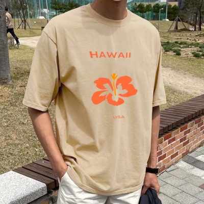 Resort Style Hawaiian Print T-shirt