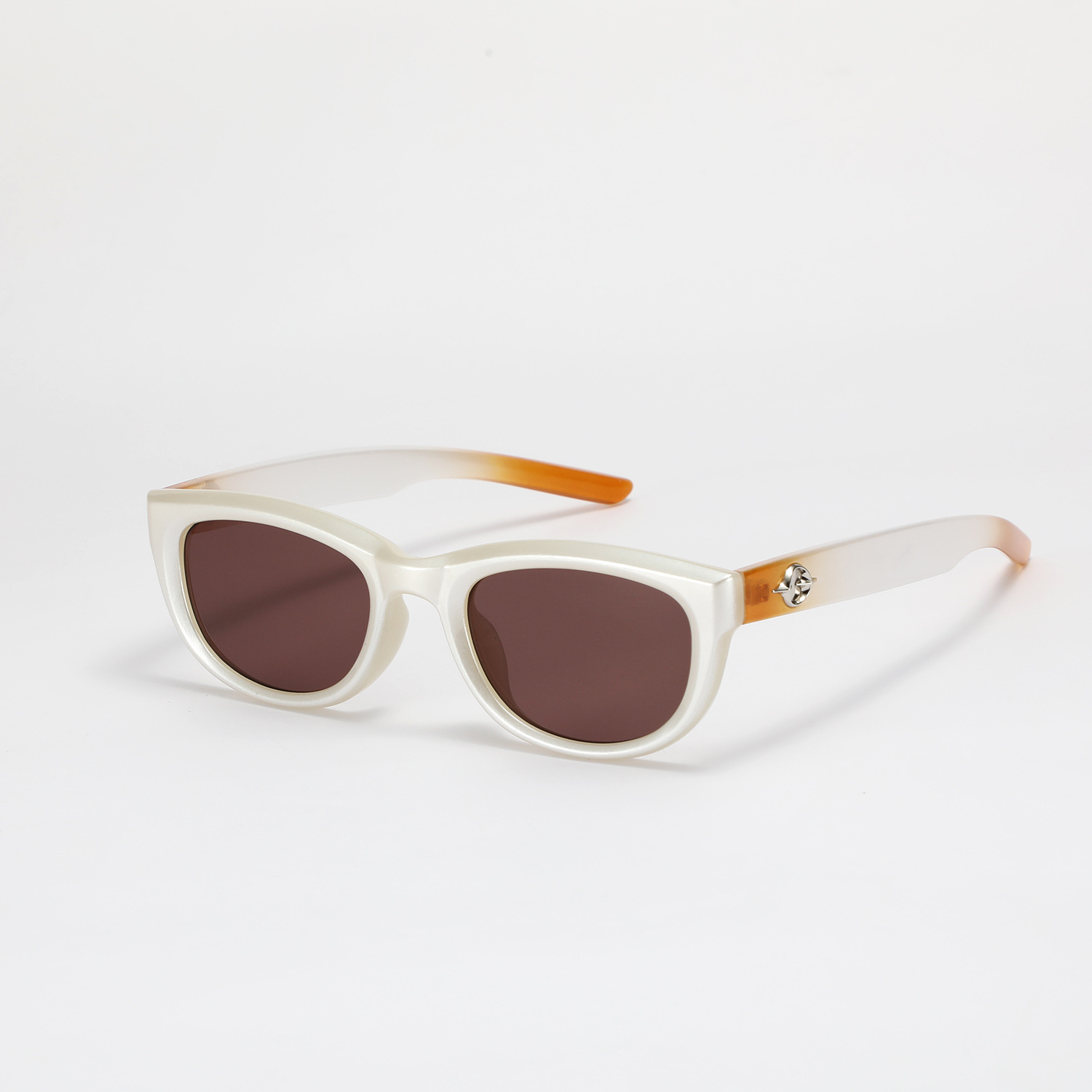 Retro Riveted Cat Eye Pearlescent Sunglasses