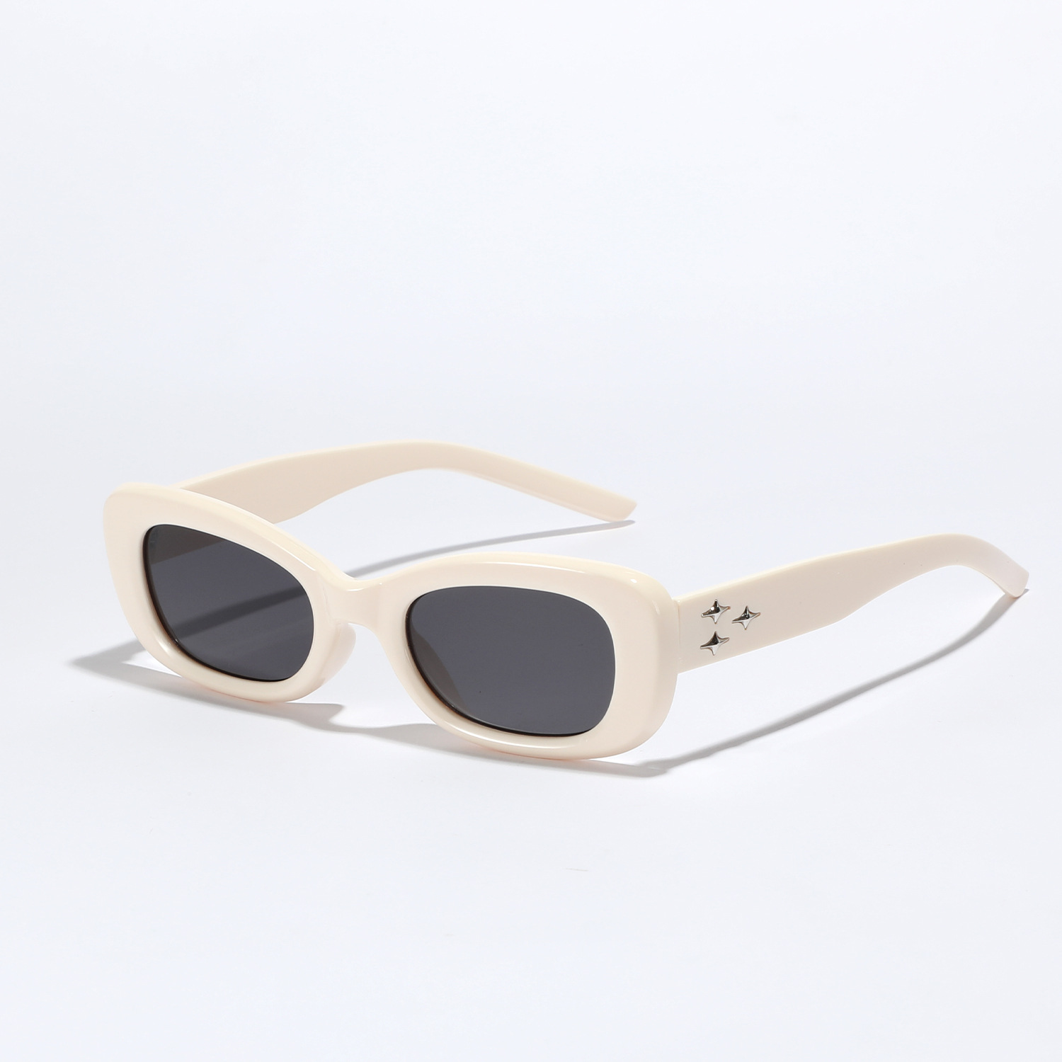 Retro Personality Rivets Square Frame Sunglasses