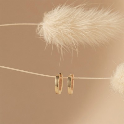 18K Gold Simple Huggie Earrings
