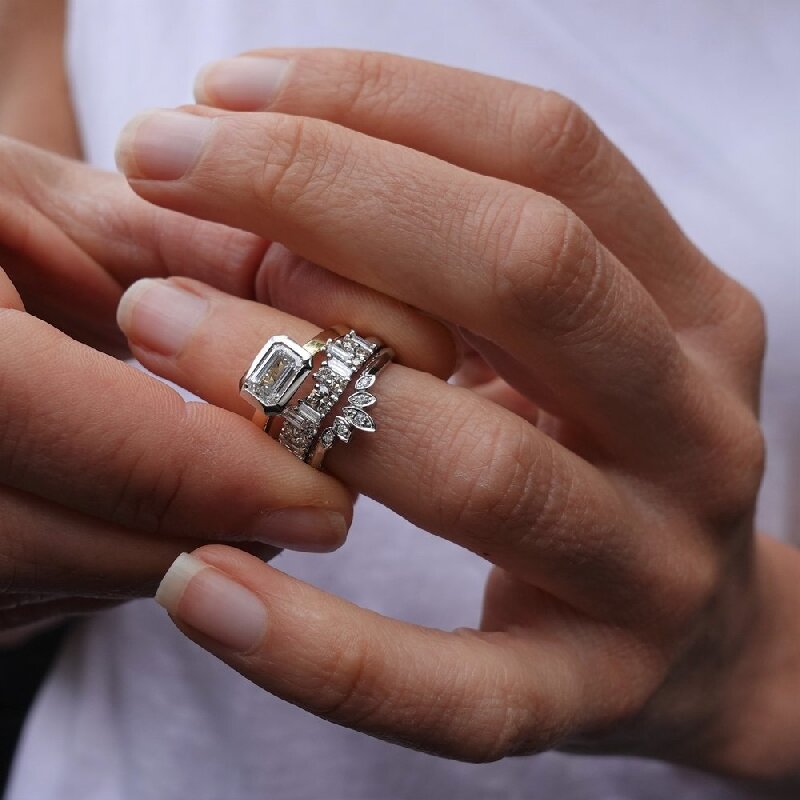 Round Cut Leaf Shape Wedding Band