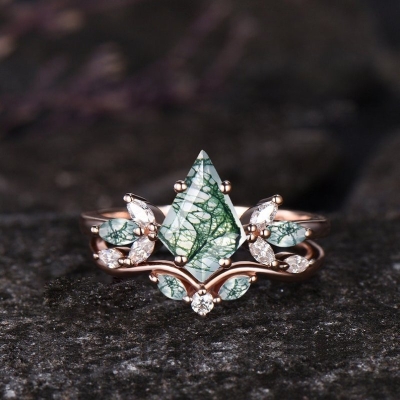 Kite Cut Green Moss Agate Cluster Engagement Ring Set