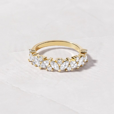 Scattered Zigzag Marquise and Round Cut Weeding Band