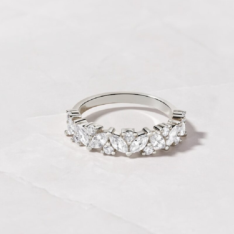 Scattered Zigzag Marquise and Round Cut Weeding Band