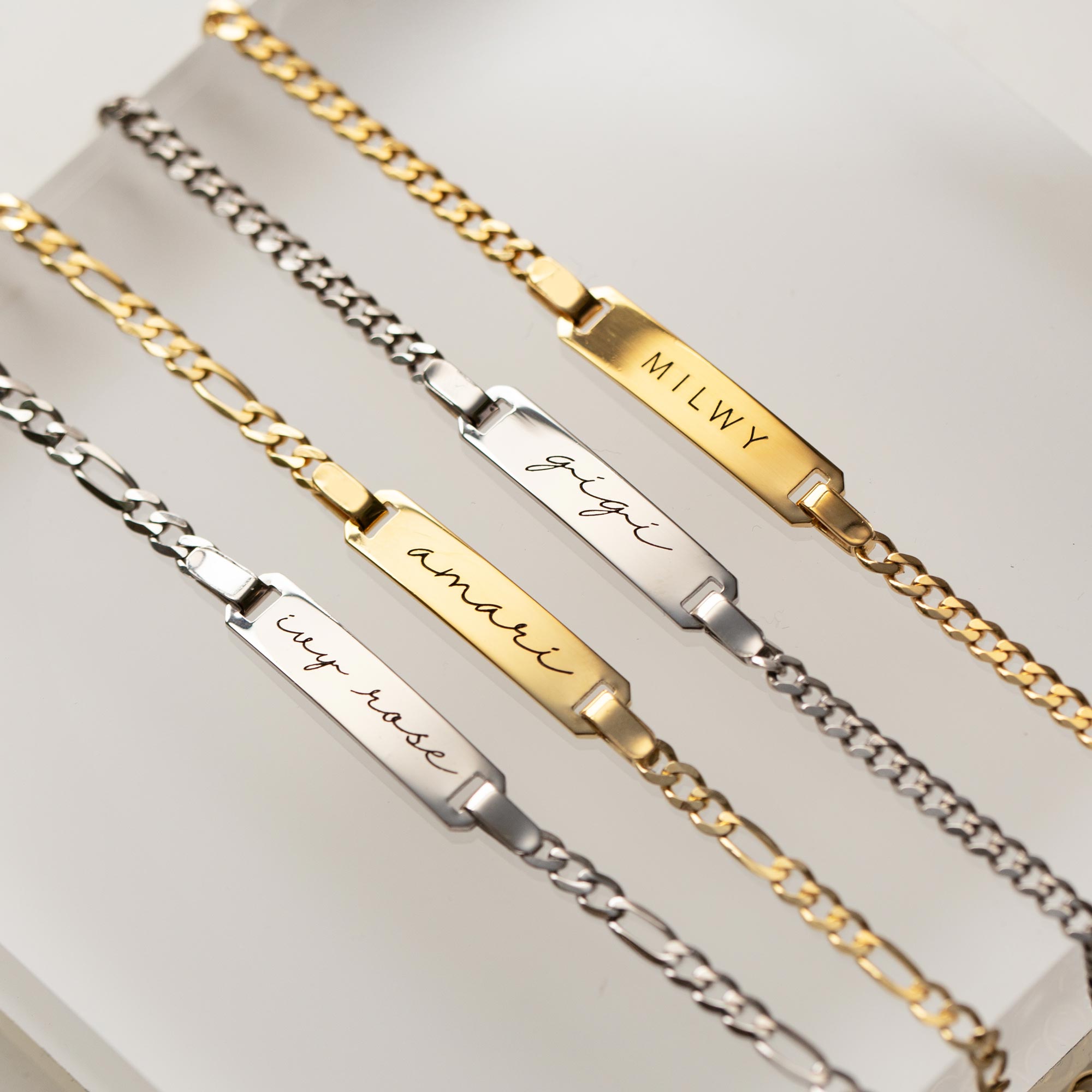 Engraved Bar Bracelet With Figaro Chain
