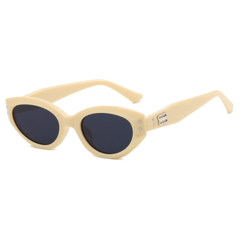 Trendy Millennial Style Small Frame Sunglasses