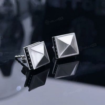 Pyramid Stud Earrings in White Gold