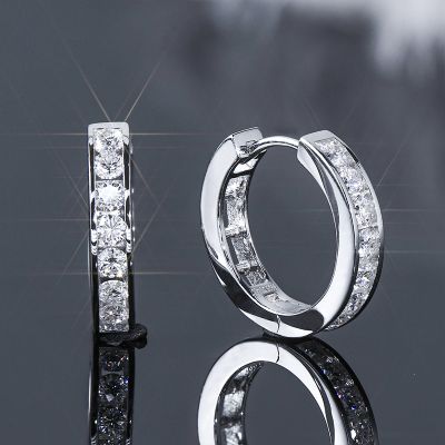 2.5mm Moissanite Hoop Earrings in S925 Sterling Silver