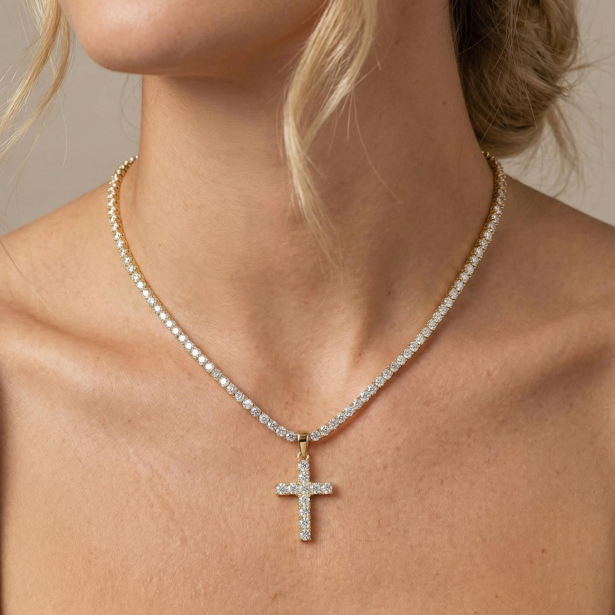 Round Cut Diamonds Cross Pendant in Gold