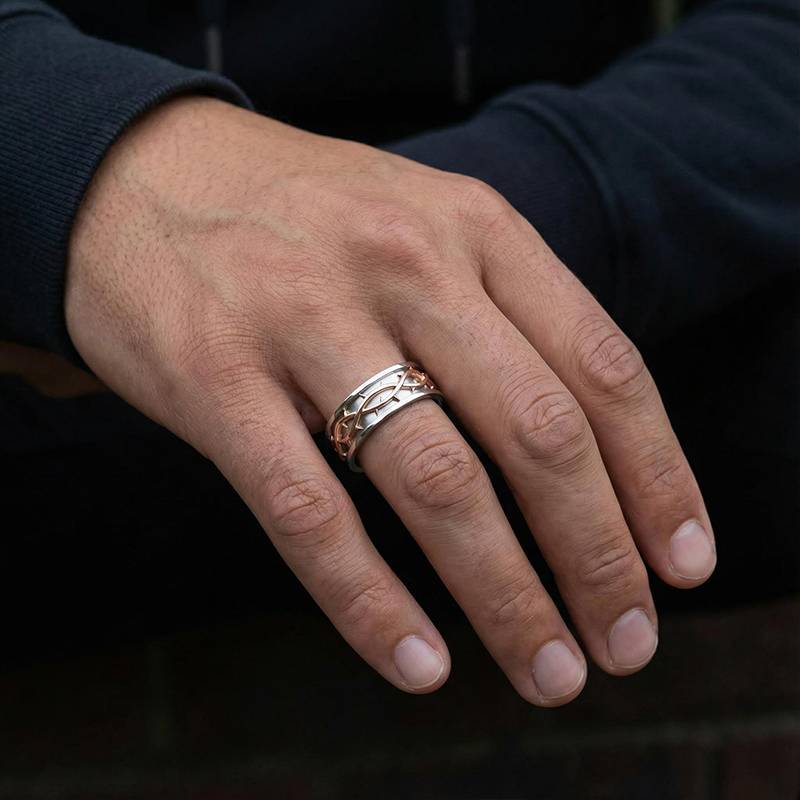 Crown of Thorns Rotatable Men's Wedding Band
