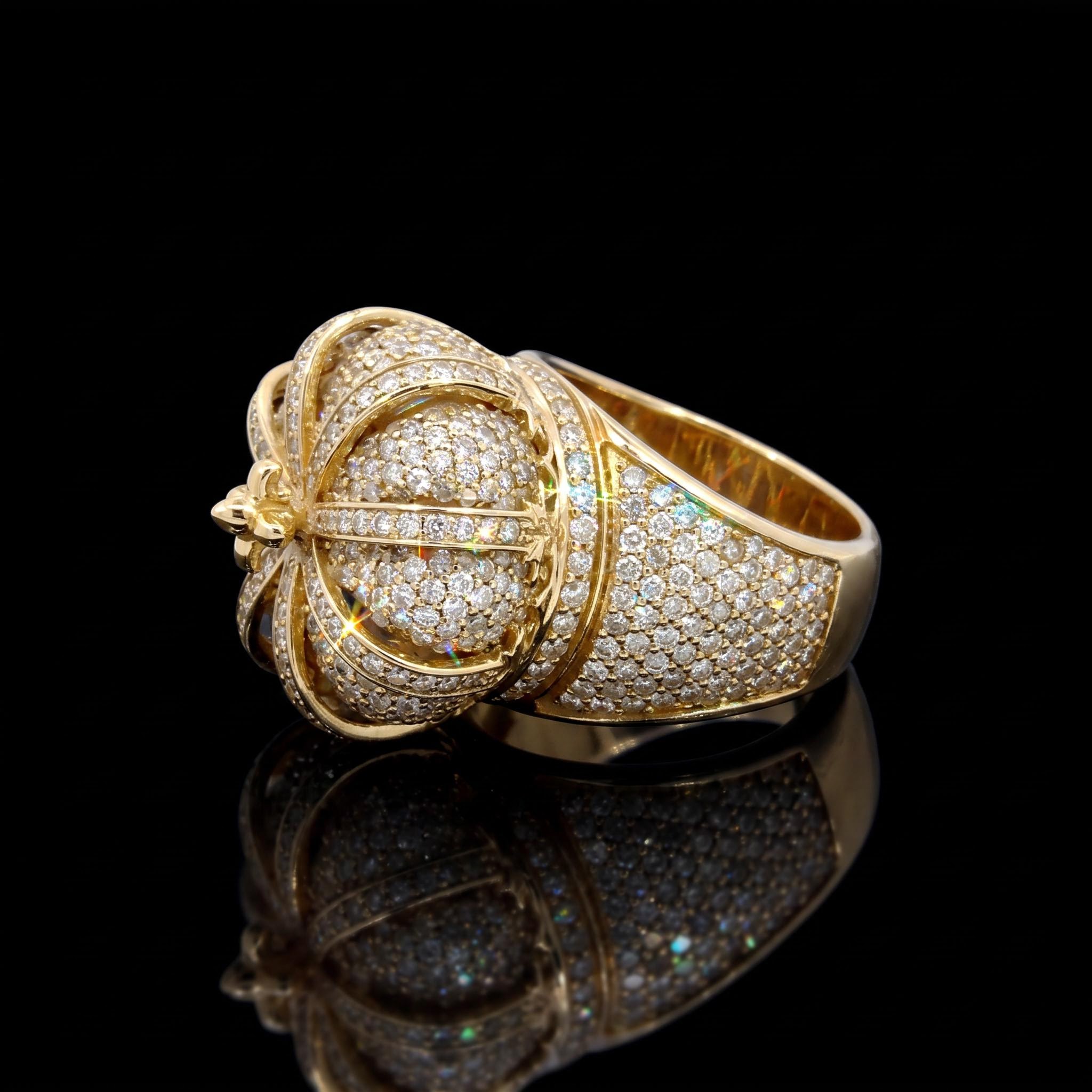 Iced Three-dimensional Crown Ring