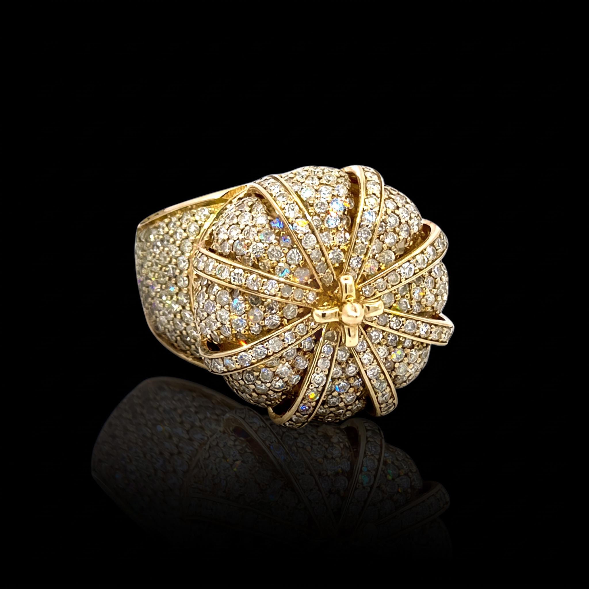Iced Three-dimensional Crown Ring