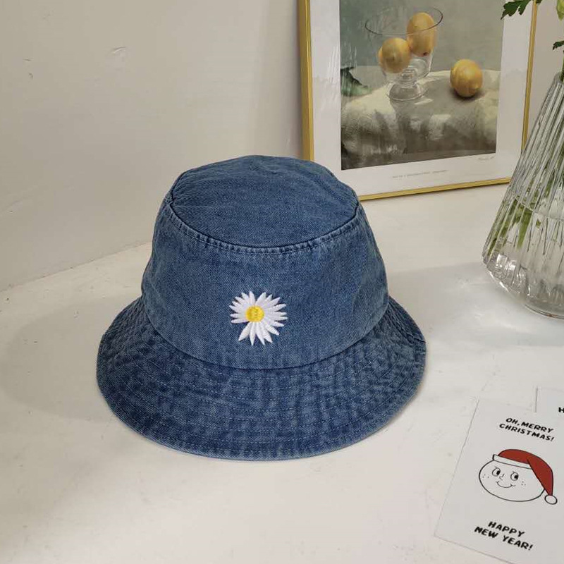 Trendy Daisy Flower Denim Bucket Hat