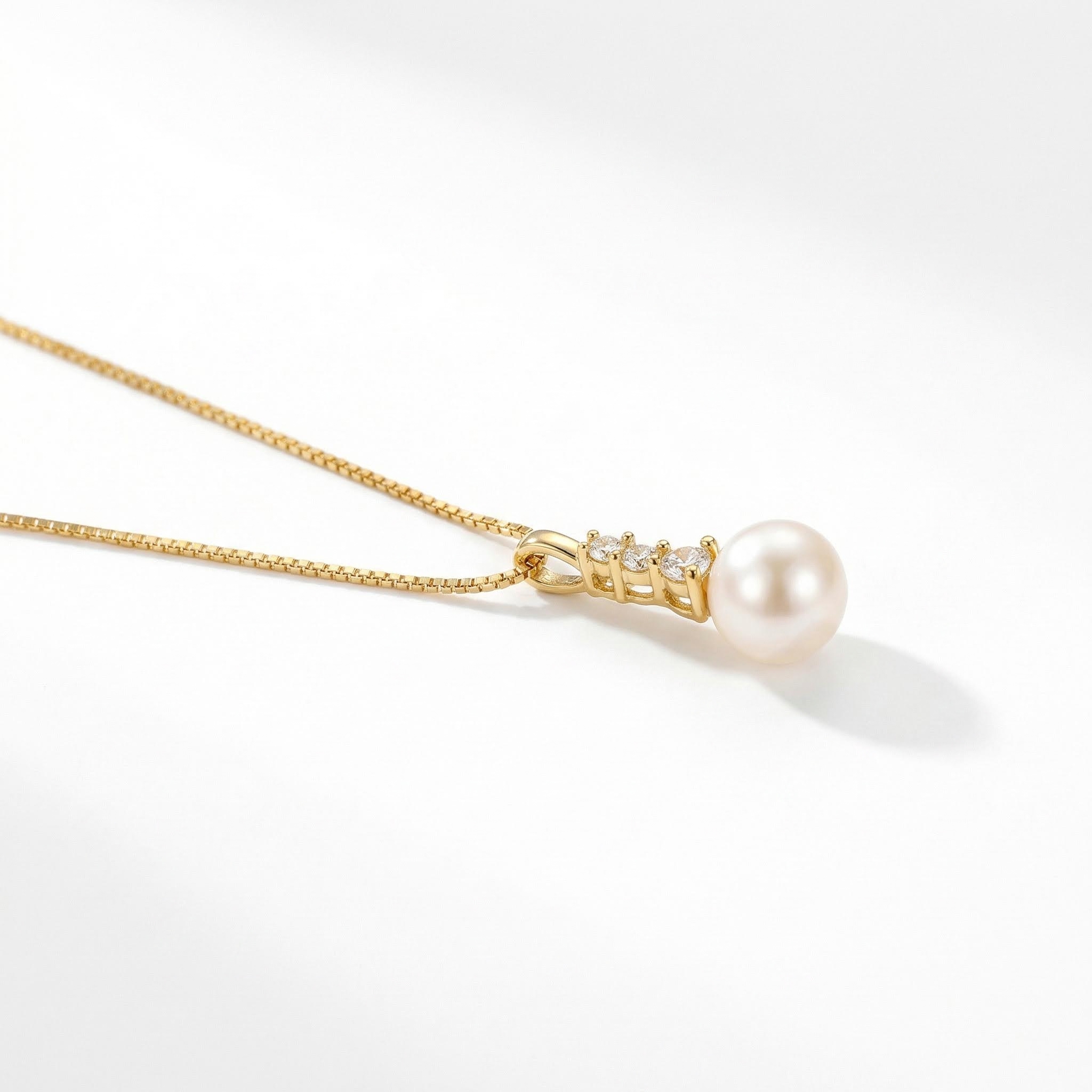 Diamond Pearl Necklace