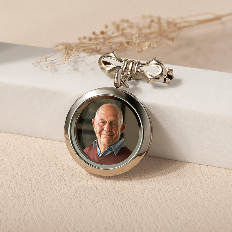 Customized Memorial Photo Pin