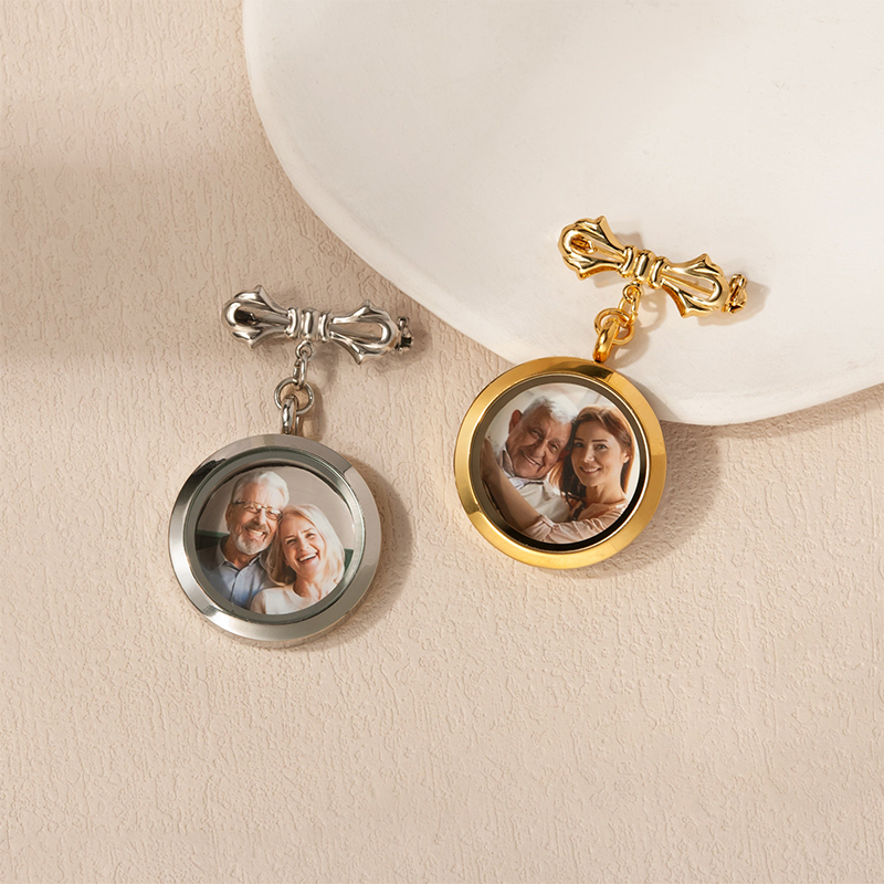 Customized Memorial Photo Pin