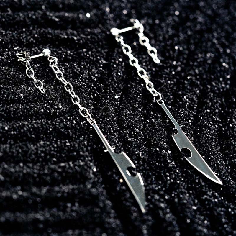 Sword Earring in White Gold