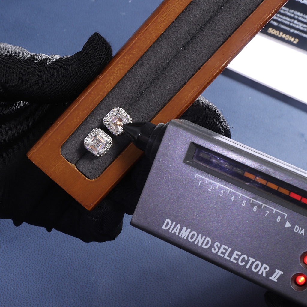 S925 Sterling Silver Moissanite Asscher Cut Halo Claw Earrings S925 Sterling Silver Moissanite Asscher Cut Halo Claw Earrings