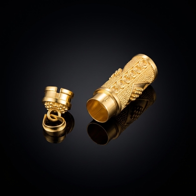 Cylinder Urn Pendant in Gold