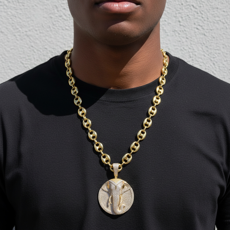 Elephant Disc Pendant in White Gold Elephant Disc Pendant in White Gold