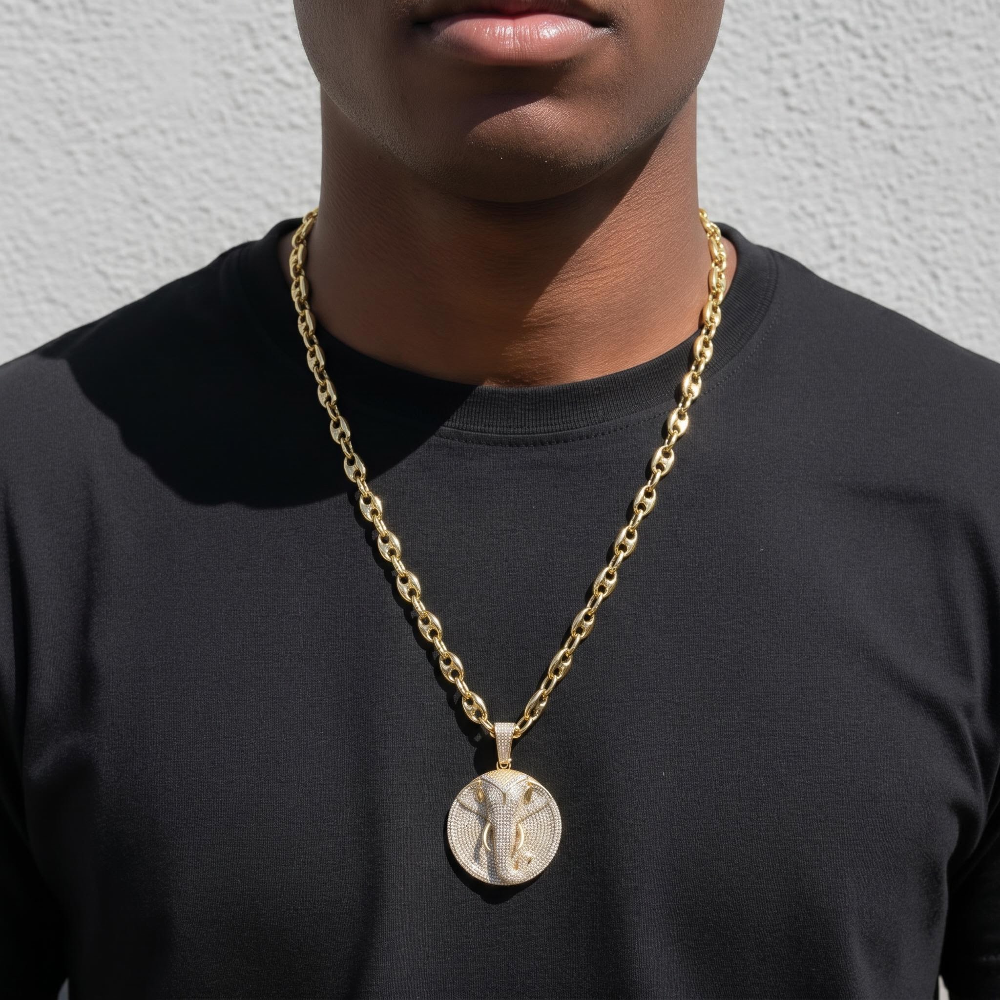 Elephant Disc Pendant in White Gold