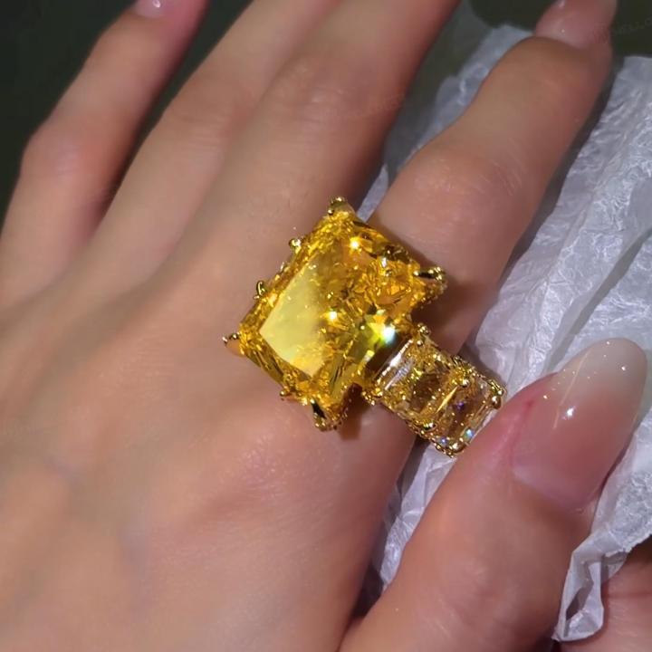 45.71Ct Stunning Fancy Yellow Emerald Cut Pave Ring in Gold 45.71Ct Stunning Fancy Yellow Emerald Cut Pave Ring in Gold