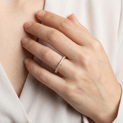 Vintage Patterned Round Cut Wedding Band