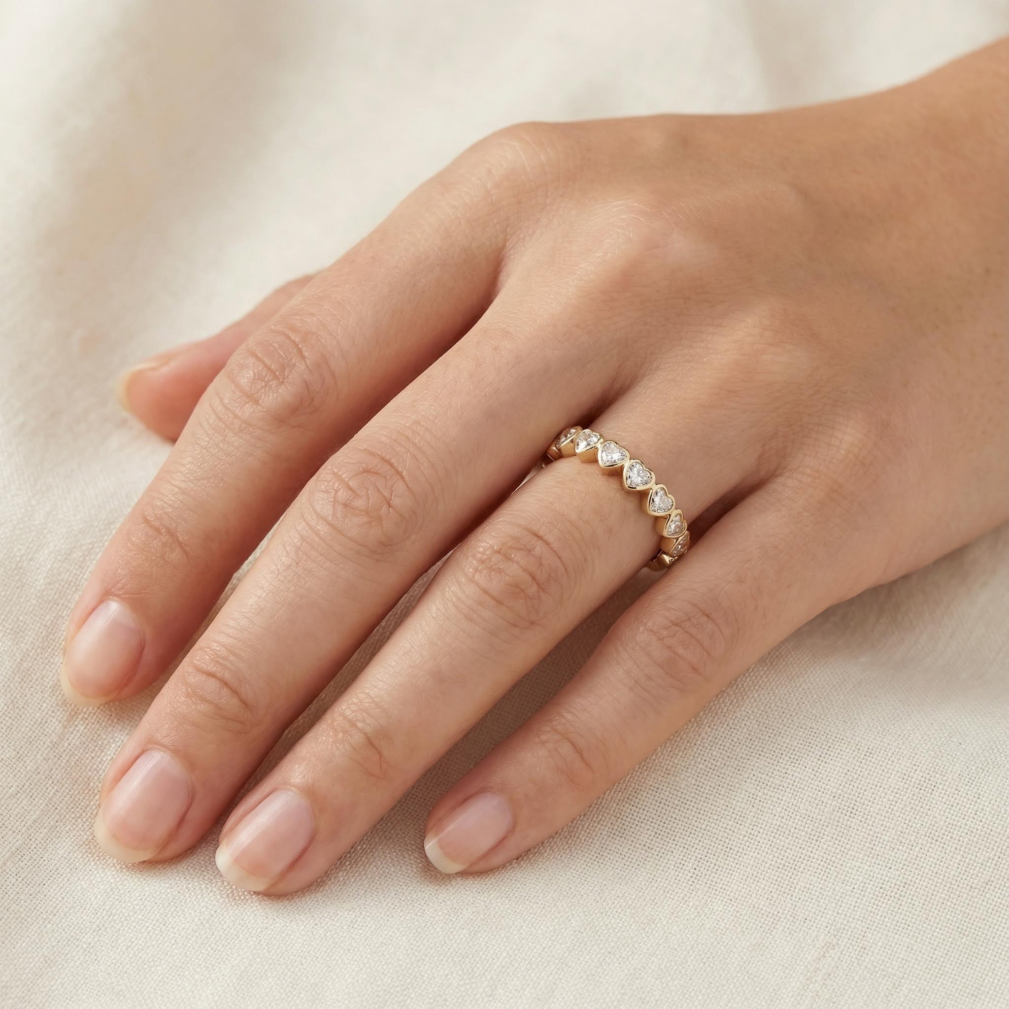 Heart Enternity Band in Gold Heart Enternity Band in Gold